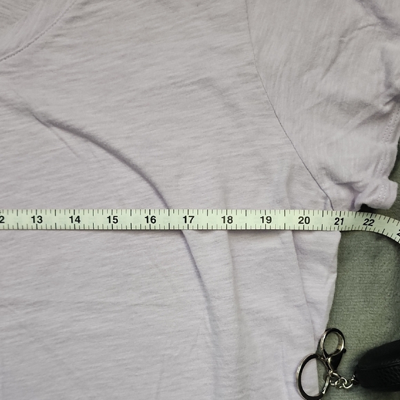 Old Navy Light Lavender V-Neck Short Sleeve Tee - Picture 3 of 6